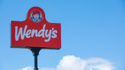 Wendy's enfrenta estampida de clientes: este grupo de personas va cada vez menos a la cadena de comida rápida