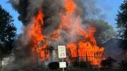 TRAGEDIA EN EEUU: Cuatro niños y dos adultos fallecieron tras voraz incendio de una casa