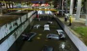 INTENSAS LLUVIAS COLAPSAN LA CIUDAD DE MÉXICO: El aeropuerto internacional cerró operaciones