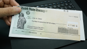 Cheque de estímulo en EEUU: Nueva York y Colorado realizarán estos 3 pagos desde agosto