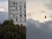 Filmaron a una presunta bruja volando sobre una escoba