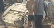 El tremendo video de un vuelco en La Bebida, con un auto que terminó en el canal