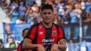 Le descontaron parte del sueldo por reiteradas expulsiones y, como se enojó, le rescindieron el contrato
