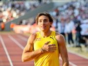 Por qué Armand Duplantis sigue rompiendo récords mundiales: cuánto gana cada vez que le agrega un centímetro a su propia marca