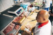 Algunos barquisimetanos sacan de sus compras la carne y pollo por falta de dinero – Correo del Caroní