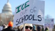 ¿Redadas ICE en escuelas? Nuevo año escolar comienza con miedo a deportaciones