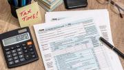 Todo lo que debes saber sobre los taxes en EE.UU.: ¿Cuántos son y quiénes deben pagar?