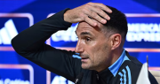 El incómodo momento que vivió Lionel Scaloni cuando una fanática lo grabó mientras pagaba en un kiosco