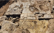 Encuentran una iglesia de hace 1500 años con una fuerte amenaza en sus paredes: Los que siguen