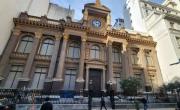 Tasas, control sobre bancos y encajes: el BCRA dictó tres normas clave para frenar la suba del dólar