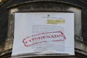 La insólita bandera que desplegó la vecina de Cristina Kirchner en Recoleta