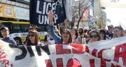 Los trabajadores y docentes universitarios estudian nuevos paros tras una semana de protestas