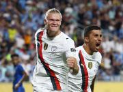 El abismal juego de diferencias entre la Premier League y la Liga Profesional: un mercado milmillonario contra 17 clubes que no gastaron un peso en pases