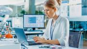 Llega a la Argentina un programa gratuito que impulsa la capacitación de mujeres en IT