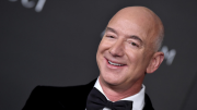 Jeff Bezos se viste de luto a pocos meses de su boda con Lauren Sánchez: Fuimos tan afortunados de estar en su vida