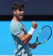 Carlos Alcaraz sobrevivió a un partidazo en Cincinnati y espera rival en las semifinales