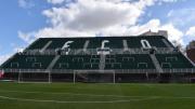 Ferro estrena la nueva tribuna local de su estadio en plena crisis