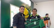 Álvaro Peña firmó con Oriente: “Futbolista que deje todo en la cancha y no ponga excusas, ese va a jugar”