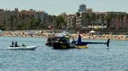 VIDEO: Helicóptero realizó inesperado amerizaje de emergencia en plena playa de Barcelona