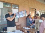 Vocal del TSE aclara que jurados electorales no revisarán si votantes ingresan a sufragar con celulares