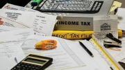 ¿Trabajas horas extra en EE. UU.? Descubre cómo deducir tu tiempo laboral en tu próxima declaración de el IRS