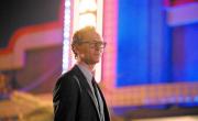 “La vida de Chuck”: el hombre contiene multitudes