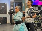 “Mamá levantadora de pesas”: la mujer de 70 años que venció la artrosis levantando más de 100 kilos