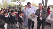 Alcalde de Tarija continúa con la entrega de kits escolares, esta vez en el colegio Juan XXIII