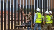 EEUU pinta de negro la valla fronteriza con México para elevar la temperatura e impedir el paso de migrantes