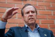 Quiroga dice que primero se necesita terapia intensiva para salvar la economía del país