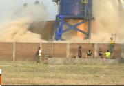 Cinco bomberos resultan quemados por una explosión