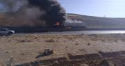 Video: Una cisterna arde en plena carretera La Paz