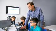 Implementan Inteligencia Artificial en escuelas: reduce horas de trabajo a profesores en Estados Unidos