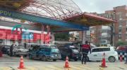 Filas por gasolina en La Paz se reducen tras casi un año de crisis