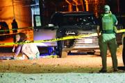 Dos hombres fueron acribillados en Santa Cruz; vehículo estaría ligado a un secuestro previo
