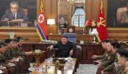 Kim condecora a militares norcoreanos enviados a Rusia
