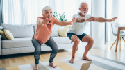 Poné a prueba tu equilibro: el ejercicio simple para reducir el riesgo de caídas después de 50 años