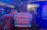 Operativo en el centro paceño clausura cinco locales y decomisa 170 productos ilegales