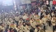 Folkloristas continúan con la fiesta de Ch’utillos a pesar de la suspensión municipal tras la caída de graderías