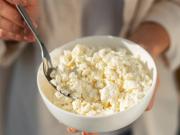 Cena ligera y antiinflamatoria: el poder del queso cottage