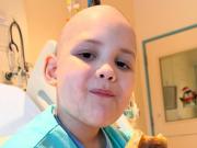 Con un doble trasplante de médula en Singapur, un chico argentino venció la leucemia