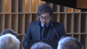 Javier Milei contó anécdotas y atacó a la oposición, pero no dijo ni una palabra del escándalo de coimas