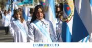 Desde alumnos hasta empleados municipales engalanaron el desfile que celebra un nuevo aniversario de Rivadavia