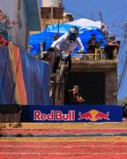 Adrenalina pura: mirá el impresionante video de un rider argentino en Italia