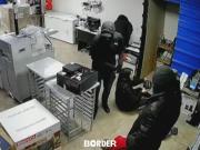 Berazategui: un grupo comando amenazó con armas a los dueños de un negocio durante un robo