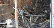 Investigan si el taller de motos que se incendió fue prendido adrede con una improvisada bomba molotov