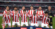Estudiantes estrenó la nueva camiseta por los 120 años del club: ¿cuánto vale y dónde comprarla?