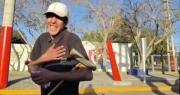 “¿Cómo hago para llegar a tu corazón?”: el divertido momento que protagonizaron un automovilista y un trapito en una esquina sanjuanina