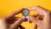 Remuneran con más de 250 mil dólares al feliz propietario de esta moneda de 50 centavos