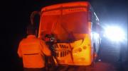 Mujer murió en extraño accidente tras lanzarse de un autobús que se incendió